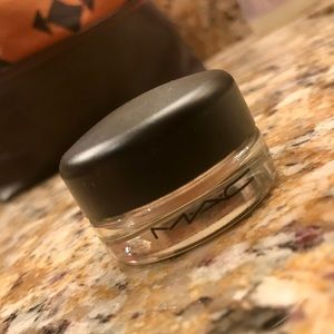 M.A.C. Pro Longwear Paint Pot in Bare Study